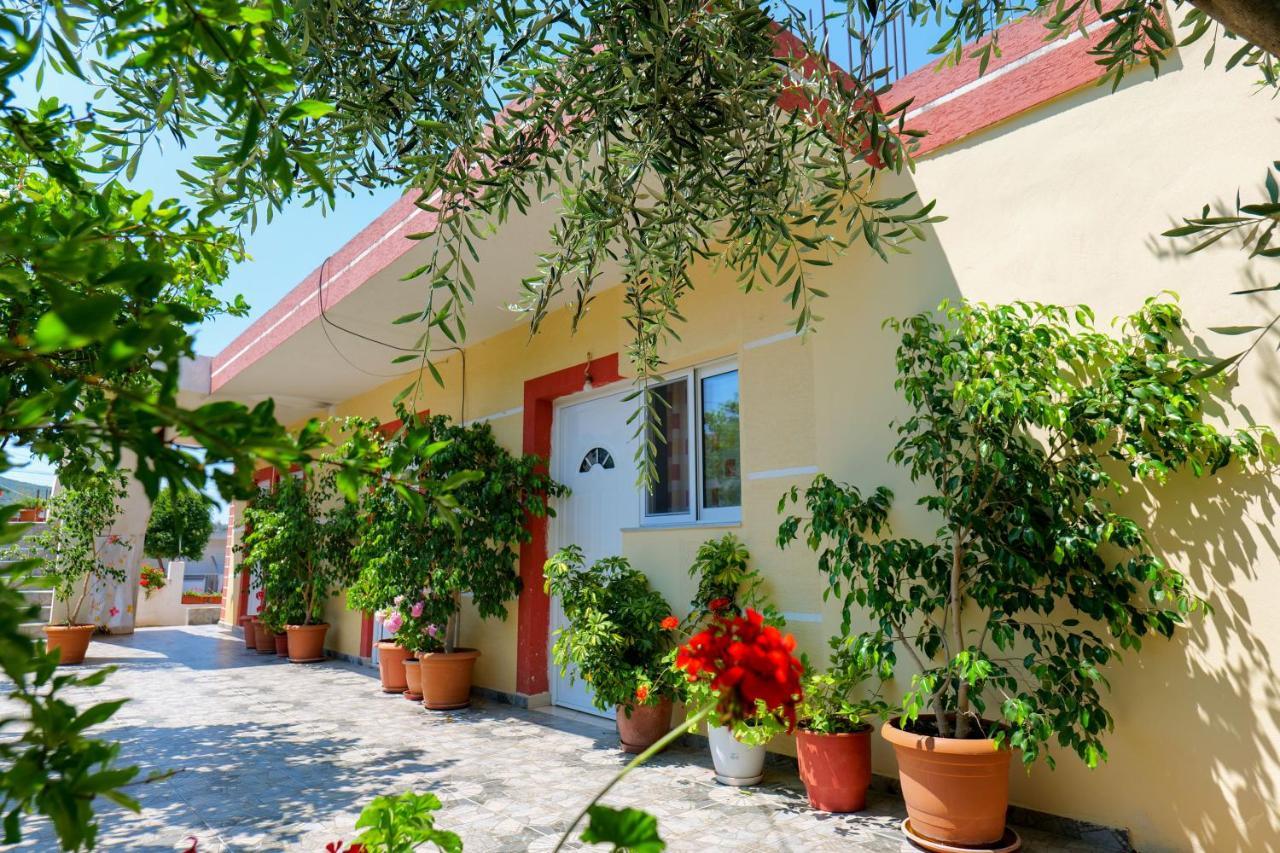 Hotel Ilias House Ksamil Exterior foto