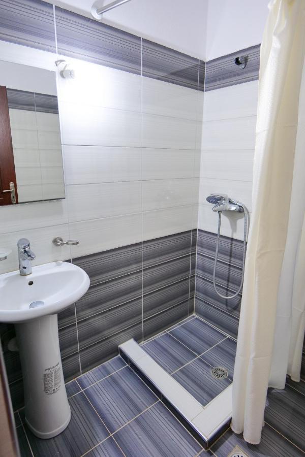 Hotel Ilias House Ksamil Exterior foto